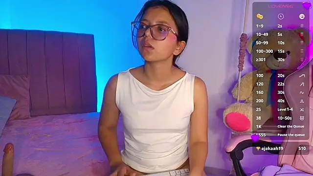 Zoow_bluussh live sex cam