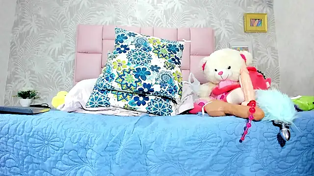 Mara_Summerr webcam