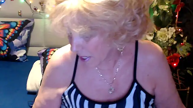 HappyWomanOn webcam