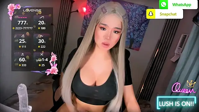 xBigSurpriseLorainex webcam