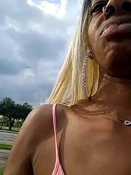 Jasmine_FullsShine webcam