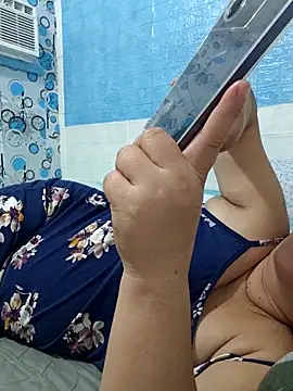 Sweetlorie_83 webcam