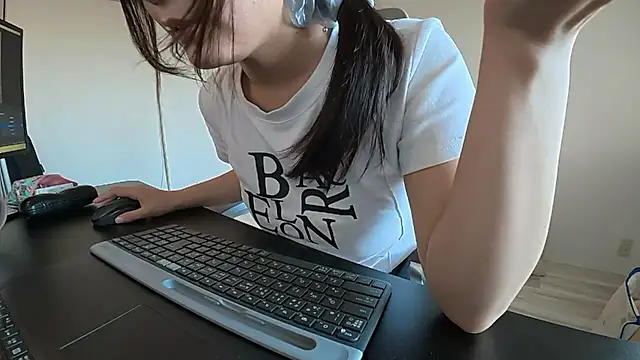 sakurako_12 (F young) - 💓服をはだける💓