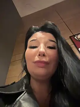 Tisha_Busty