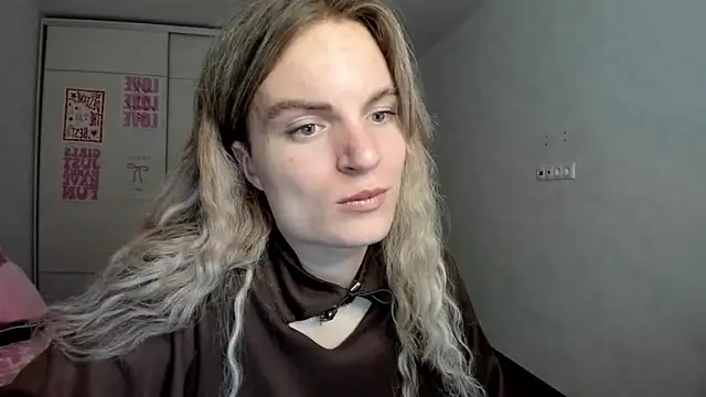 milliKira006 webcam
