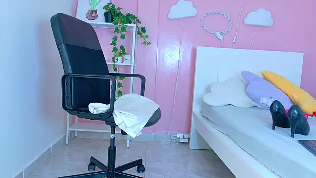 SeleneGibson__ webcam