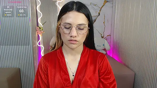 Chiara_tay