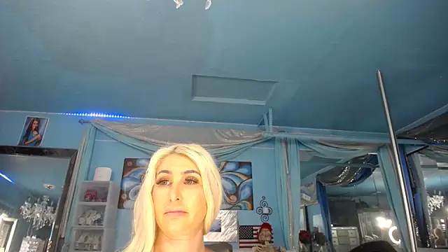 ADRIANNA_FOX