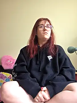 ashloves_ (F young) - Play with dildo in pussy