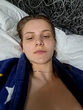 mooniekiss webcam