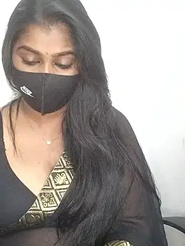 Tamil_Azhaghi webcam