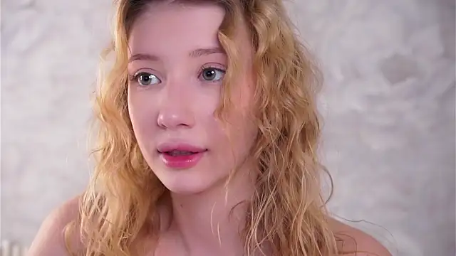SunnivaCovil live sex cam