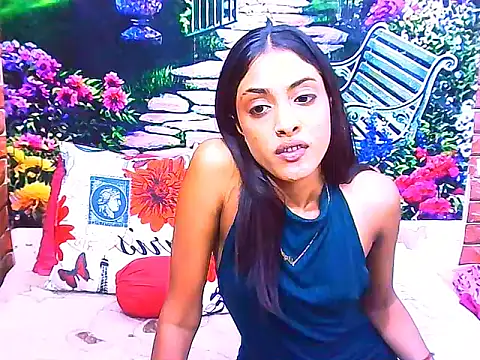 IndianPretty14u2Luv webcam