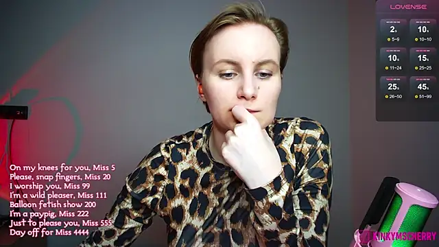 KinkyMissCherry webcam