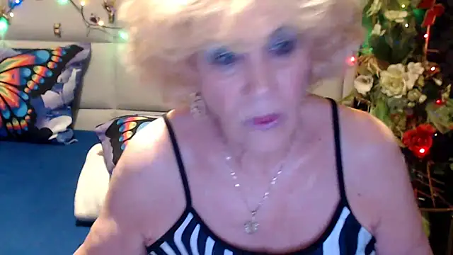 HappyWomanOn webcam