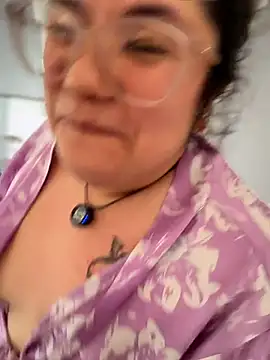 CurlyMilf_Vannexxxa webcam