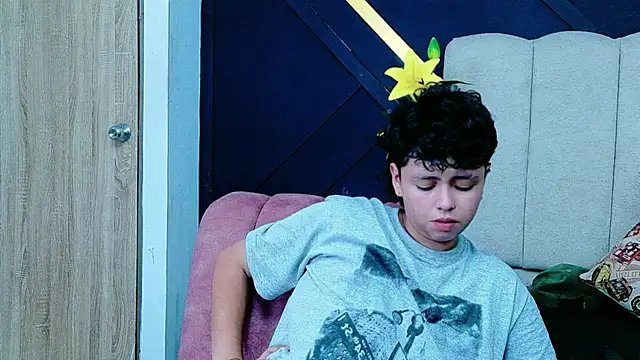 NikiEvanz webcam