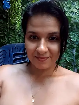Webcam Model (elena_jonees)  is live.Free join now!