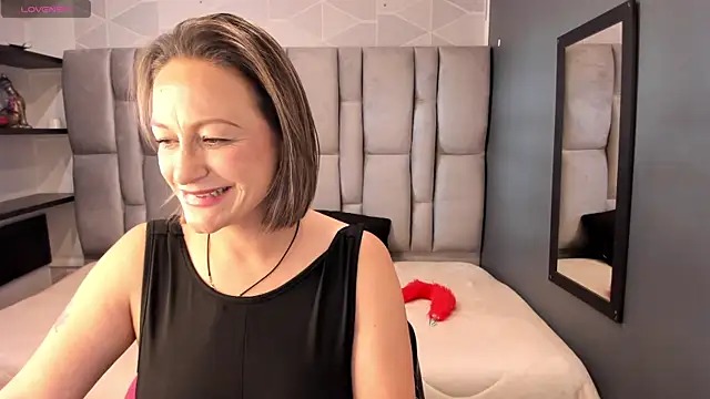 charlot_milf - Charlot_milf's free webcam - UK Sex Cams