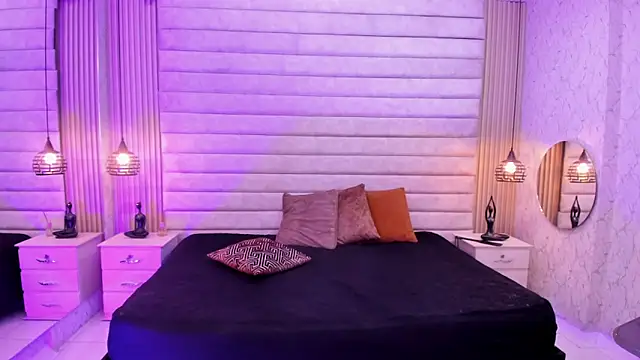VictoriaaBlair webcam