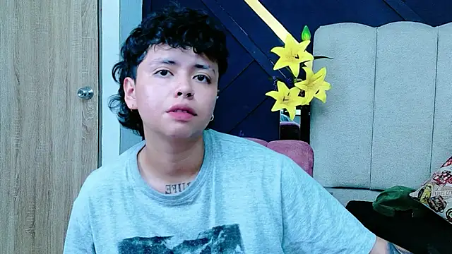 NikiEvanz webcam
