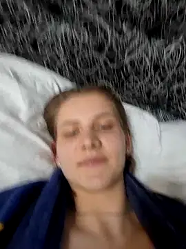 mooniekiss webcam