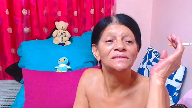 SLUTTYROXY webcam