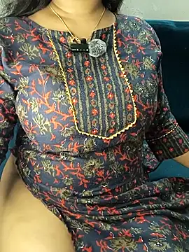 Webcam Model (SSiya-)  is live.Free join now!