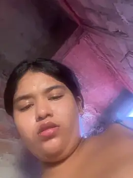Webcam Model (emi_li82)  is live.Free join now!