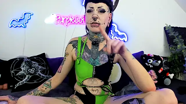 purple_coffin666 (Ask my age) - 3 Videos nach Wahl