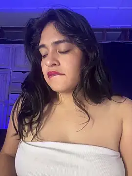 Webcam Model (EmilyNoir1)  is live.Free join now!