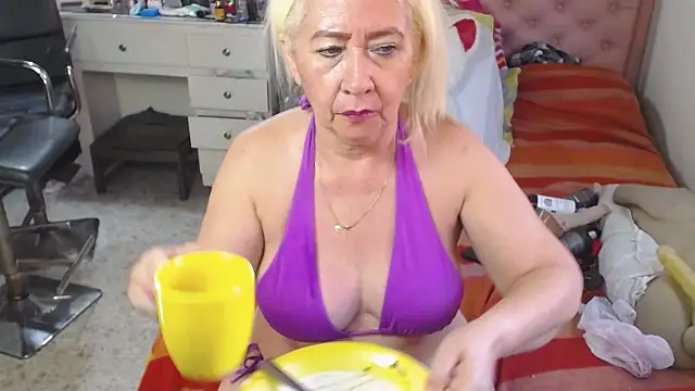 lucy_belle_bm webcam