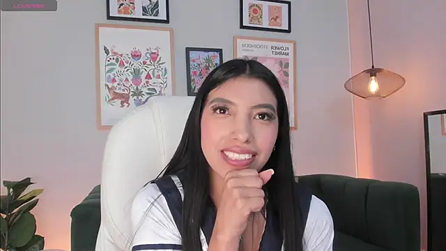 Tiffany_Low webcam