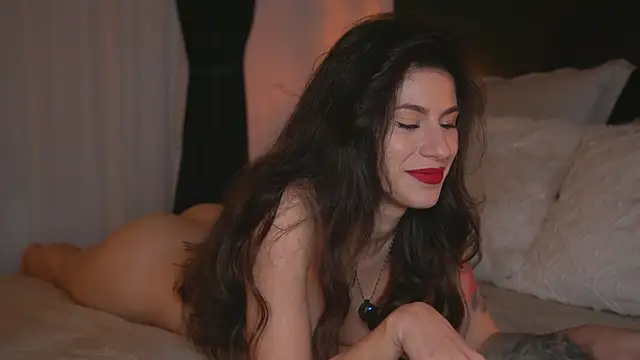 Alyonaqueen_ live sex cam