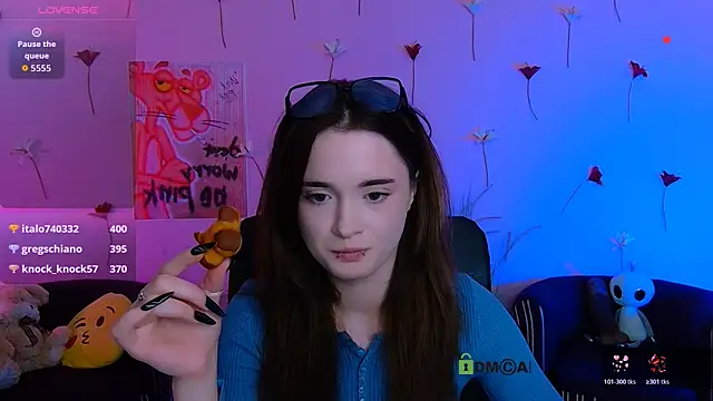 liana_kisses webcam