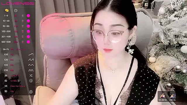Monica-666888- webcam