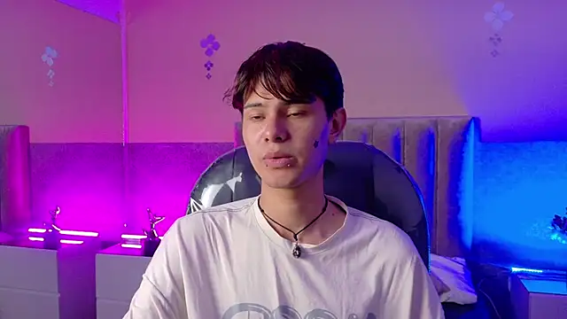 derek_sinn - Derek_Sinn's free webcam - UK Sex Cams