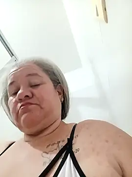 cheekysnowqueen_69 - CheekySnowQueen_69's free webcam - UK Sex Cams