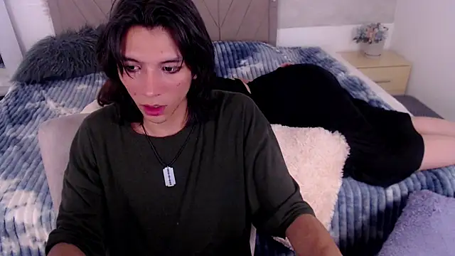 raven_n_matt - Raven_n_matt's free webcam - UK Sex Cams