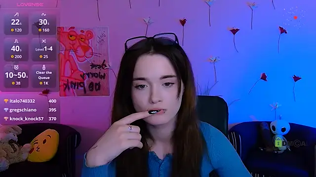 liana_kisses webcam