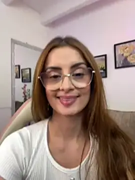 MiaaLoren webcam