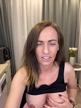 DivineAmely webcam