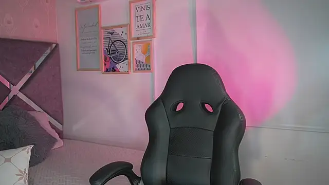 Naomi-Gray webcam