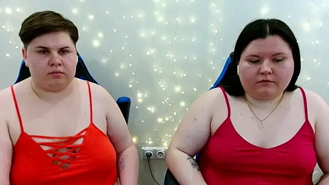 BeckyAndHellen webcam
