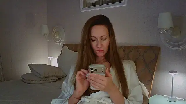 Luna_Hoty webcam