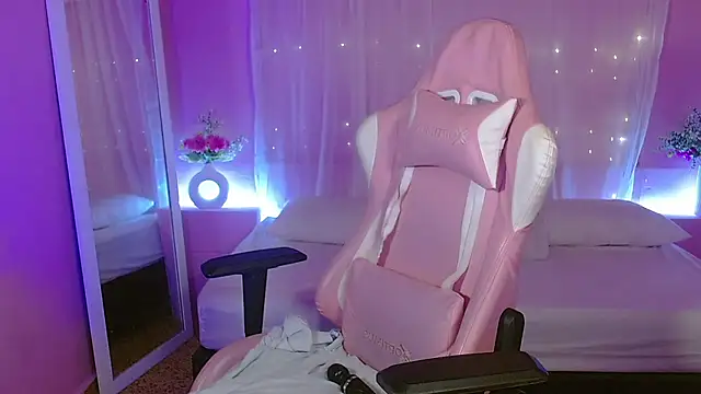 ivybliss8 - IvyBliss8's free webcam - UK Sex Cams