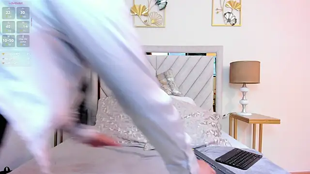 SophiaQueens webcam