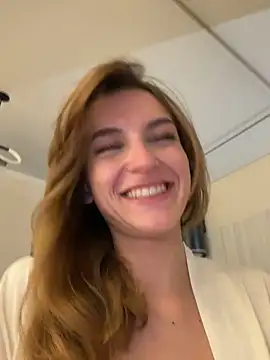  -AngelAri- chat room
