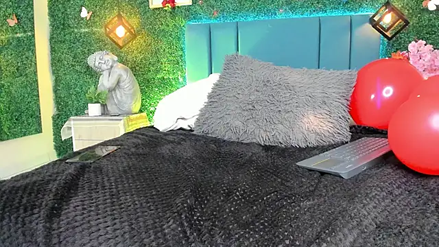 Kiaraa88 webcam