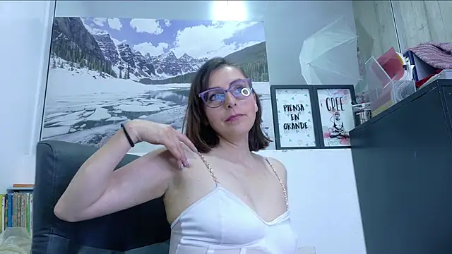 Ava_Raye webcam